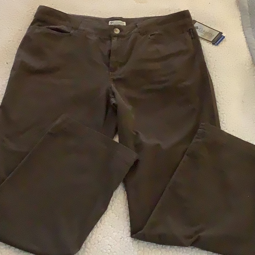 NWT women’s size 16 Columbia brown pants. See pics for measurements. Very soft.